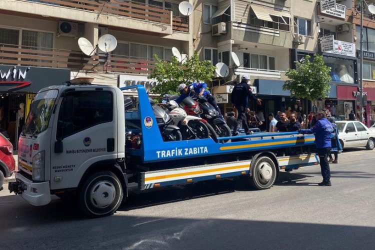 Manisa'da kaldırımlarda motosiklet denetimi -