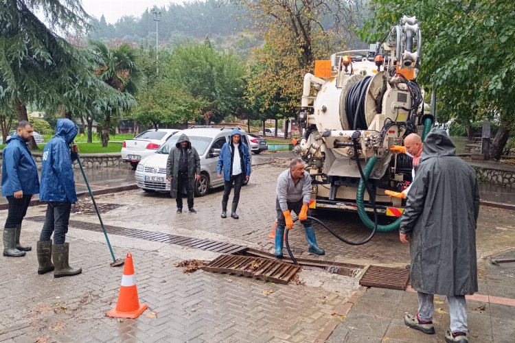 Manisa'da MASKİ ekipleri sağanağa karşı sahada -