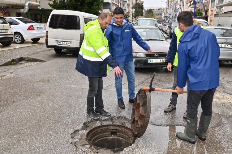 Manisa'da MASKİ ekipleri yağış sonrası sahada -