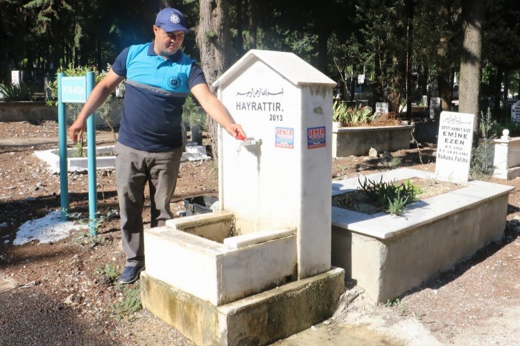 Manisa'da mezarlık çeşmelerine bayramlık bakım -