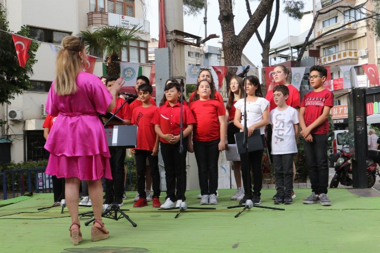 Manisa'da çocuklar 'doğa' için söyledi -