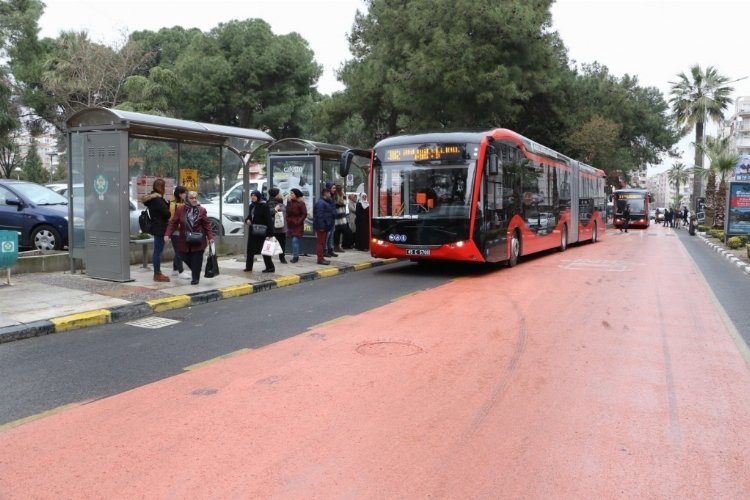 Manisa'da sağlık çalışanlarına ulaşım desteği uzatıldı -