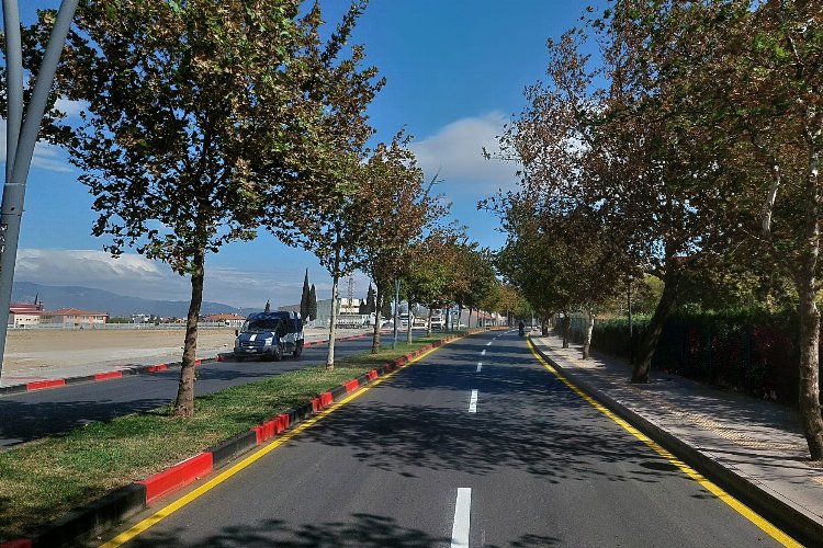 Manisa'da trafiğe yol çizgili güvenlik -