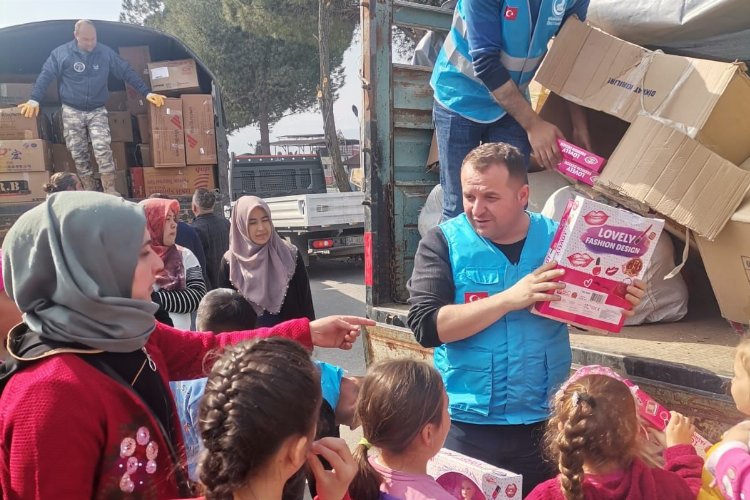 Manisa'dan afet bölgelerindeki çocuklara hediyeler -