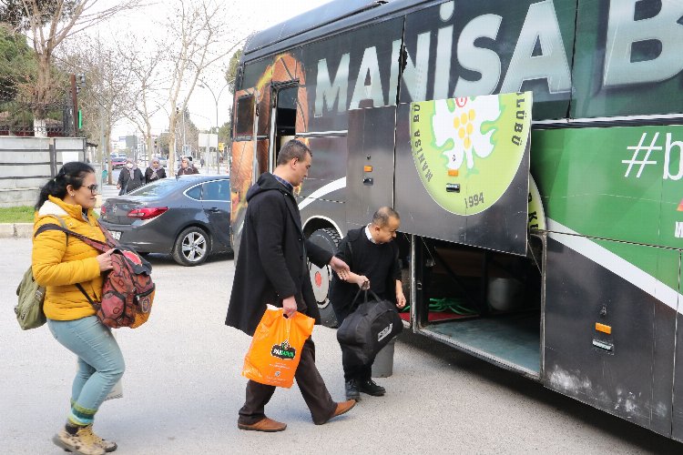 Manisa'dan sağlık personelleri bölgeye uğurlandı -
