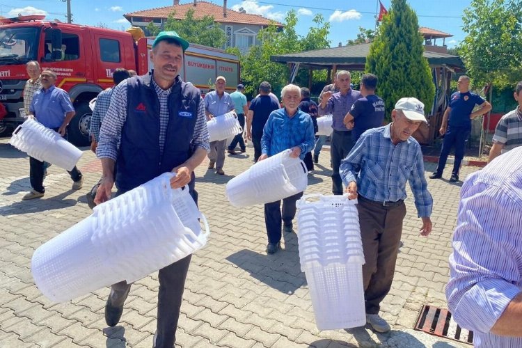Manisa'dan üreticiye 100 bin sepet desteği -