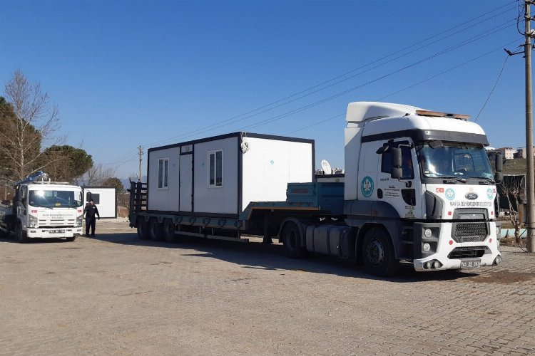 Manisa deprem bölgesinde yara sarıyor -