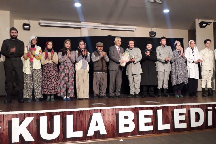 Manisa Şehir Tiyatrosu, perdelerini Kulalı sanatseverler için açtı -