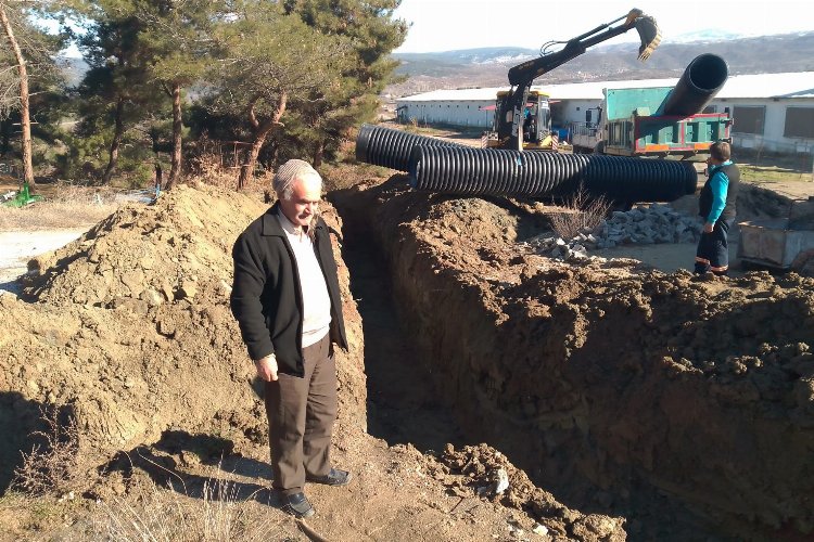 Manisa Gördes'te MASKİ yol geçişlerini rahatlattı -