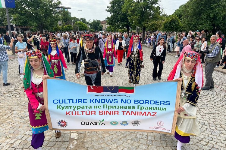 Manisa heyeti, Bulgaristan’ın Eğitim ve Kültür Bayramı kutlamalarına katıldı -