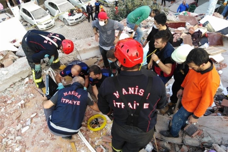 Manisa İtfaiyesi ihtiyaç olan her yerde -