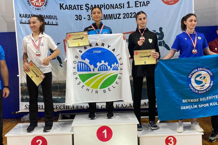 Manisa karate takımı İstanbul'dan başarıyla döndü -