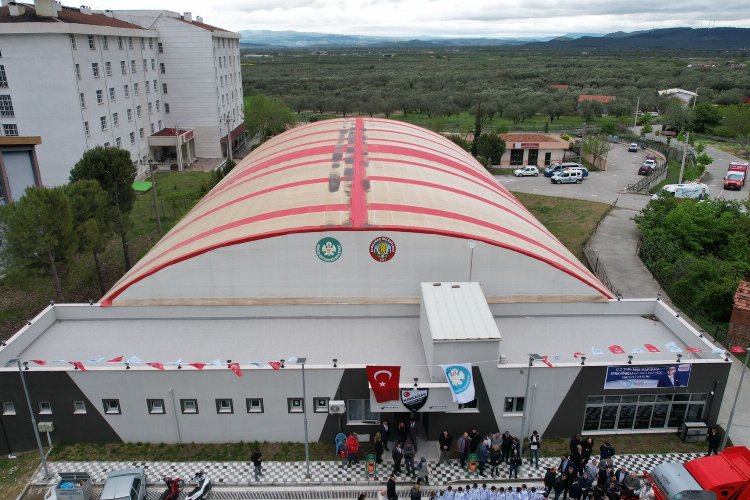 Manisa Kırkağaç kapalı halı sahaya kavuştu -