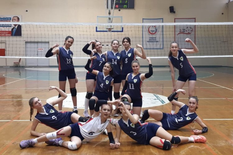 Manisa Küçük Kızlar filede set vermedi -