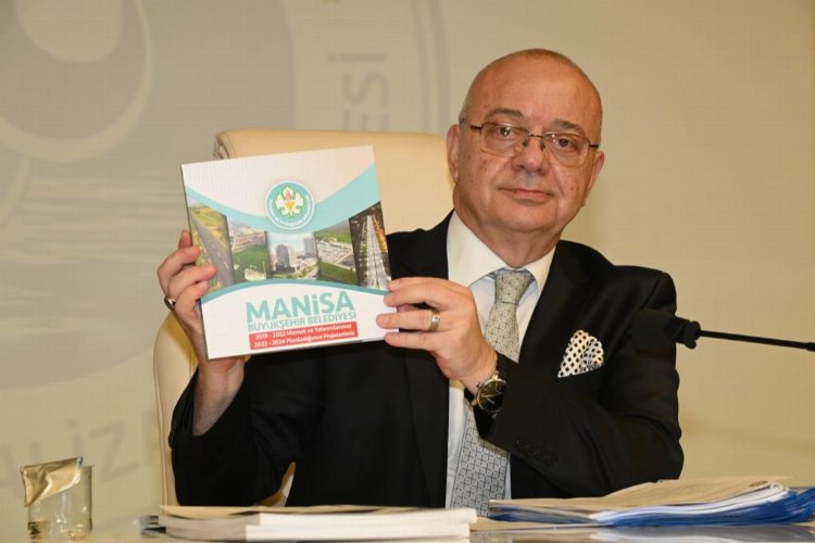 Manisa Meclis Üyelerine hizmetleri anlatan kitap -