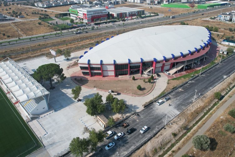 Manisa Muradiye Spor Kompleksi'ne çevre düzenlemesi -
