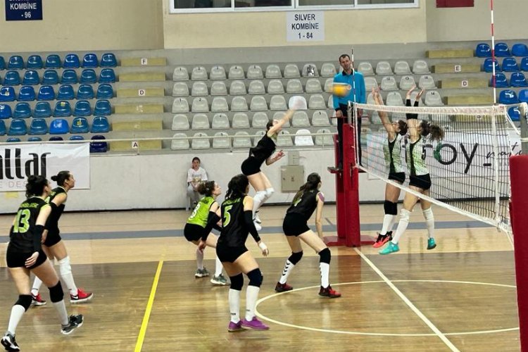 Manisa'nın Sultanları 2. Lig'e yükseldi -