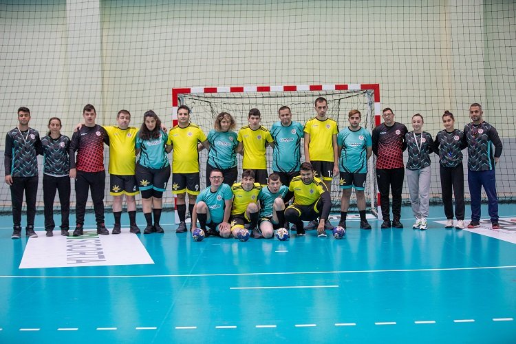 Manisa Otizm Hentbol Takımı, THF'nin konuğu oldu -