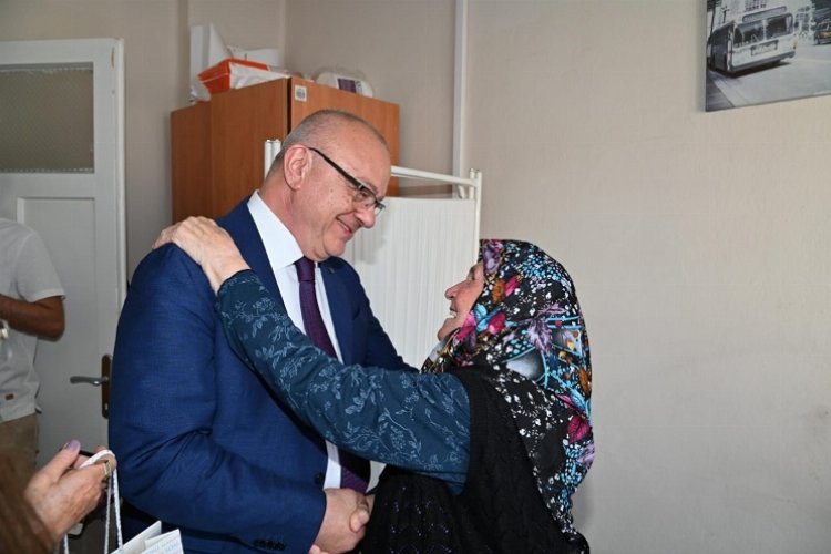 Manisa protokolünden huzurevi ziyareti -