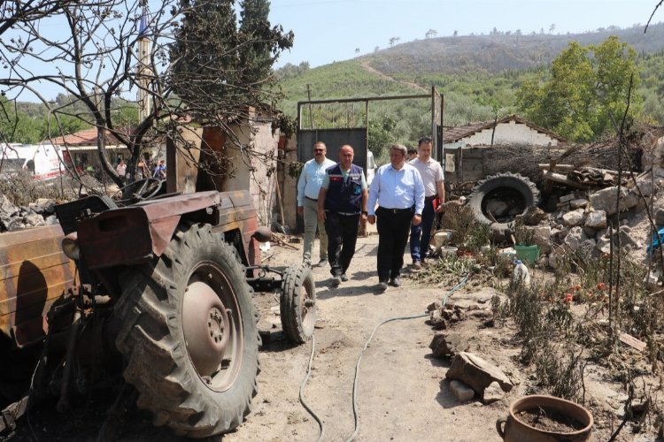 Manisa Saruhanlı’da yangınzedelerin yanında -