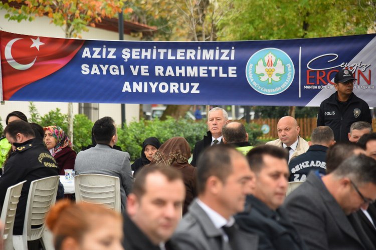 Manisa şehitlerini rahmetle andı -