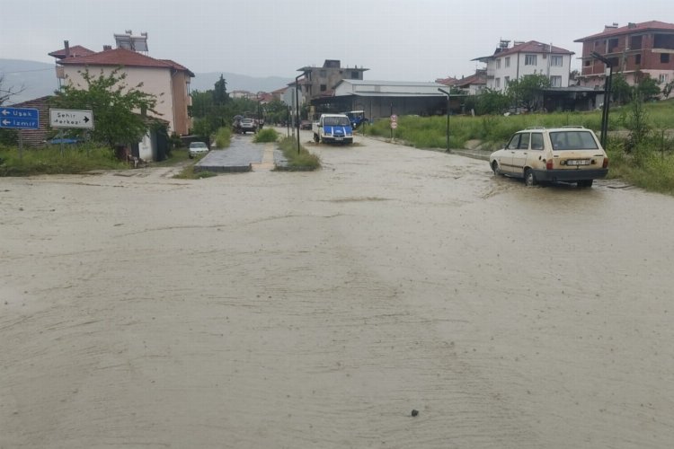 Manisa Selendi'de sağanak yağışa yoğun mesai -