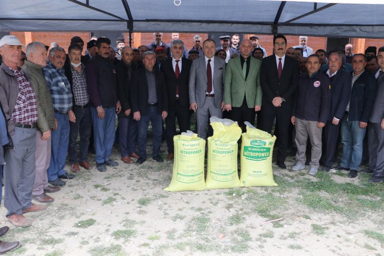 Manisa Selendili üreticilere 30 bin 5 kilogram gübre dağıtıldı -