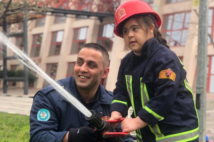 Manisa İtfaiyesi Firuze'yi ağırladı -