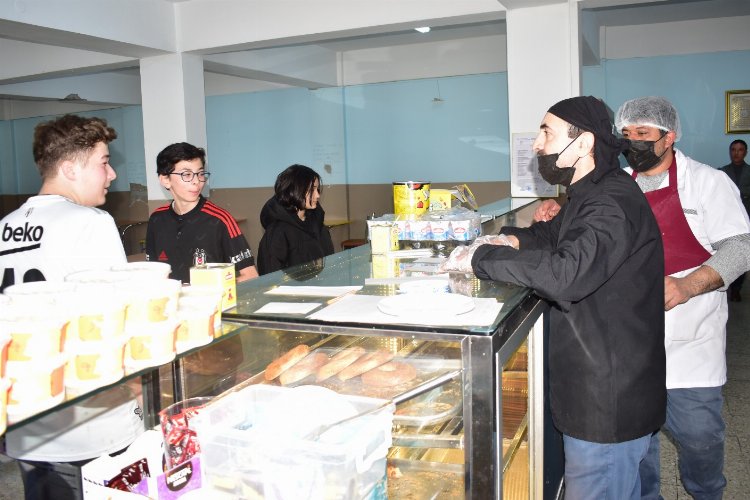 Manisa Yunusemre'de depremzede öğrencilere kantin hizmetleri ücretsiz -