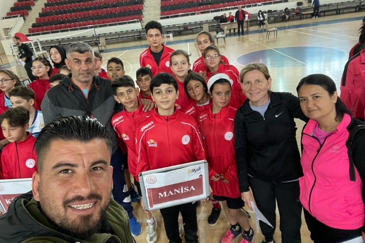 Manisalı badmintoncular çeyrek finalde -