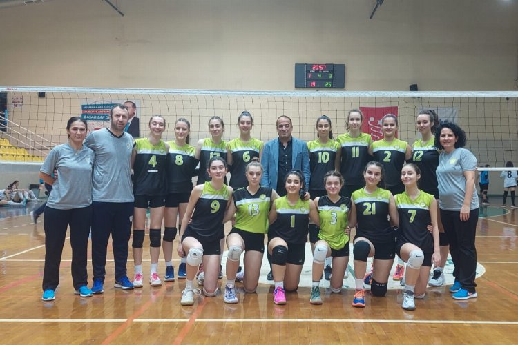 Manisalı genç kızlar Kula ekibini mağlup etti -