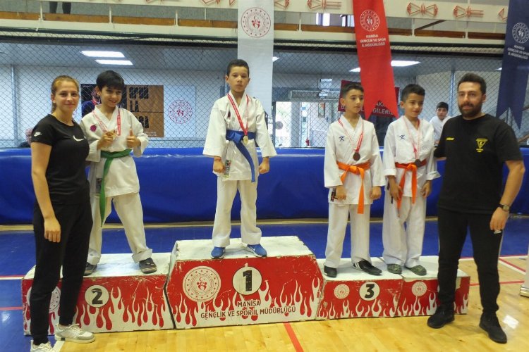 Manisalı minik karatecilerden 61 madalya -