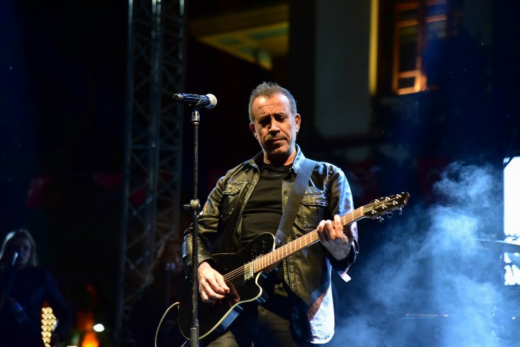 Manisalılar Haluk Levent ile coştu -