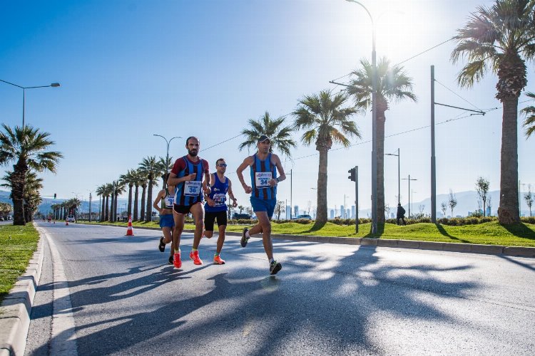 Maraton İzmir farkındalık yaratmaya koşuyor -