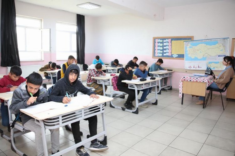 Mardin Büyükşehir Belediyesi'nden eğitime destek -