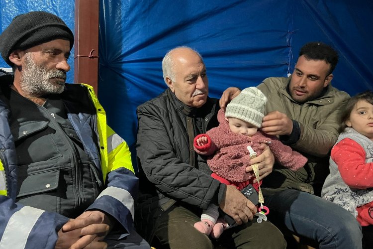 Mardin Yeşilli Belediyesi deprem bölgesinde hizmette -