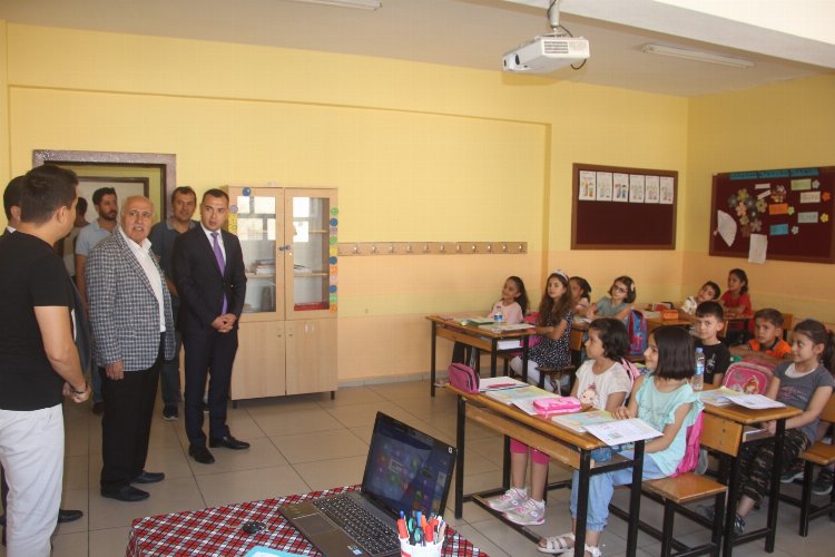 Mardin Yeşilli'de ilçe protokolünden eğitim öğretime yeni dönem ziyareti -