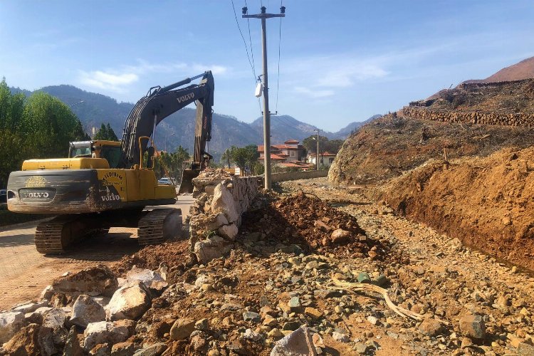 Marmaris ve Bodrum’da zarar gören dere duvarları tamir ediliyor -