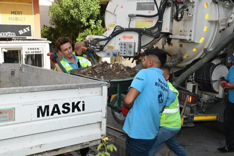 MASKİ'den yağmur suyu ızgarası temizliği -