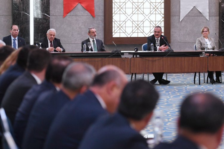 MEB 81 il müdürüyle Diyarbakır'da buluştu -