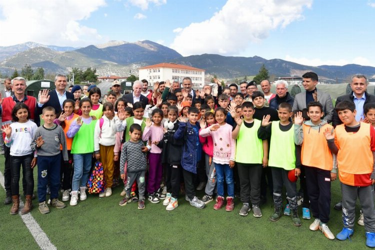 MEB: Afet bölgesinde Bin 783 noktada eğitim sürüyor -