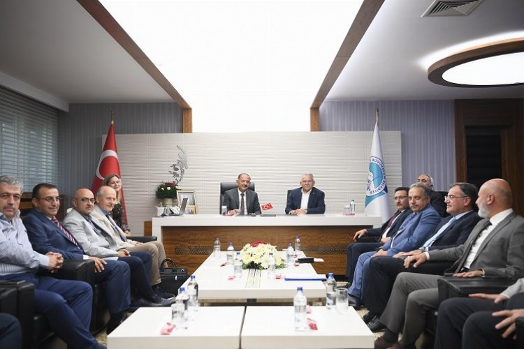 Mehmet Özhaseki'den Kayseri belediyelerine övgü -