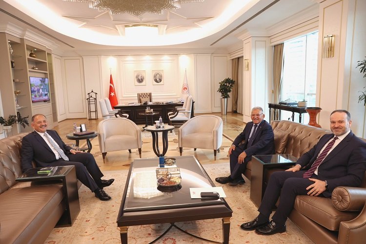 Mehmet Özhaseki Memduh Büyükkılıç'ı ağırladı -