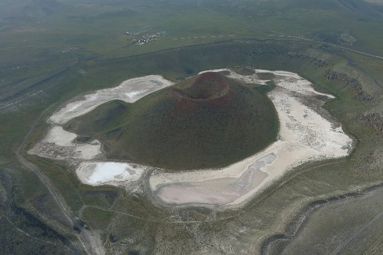 Meke Gölü’nü 2,5 milyon metreküp suyla beslenecek -