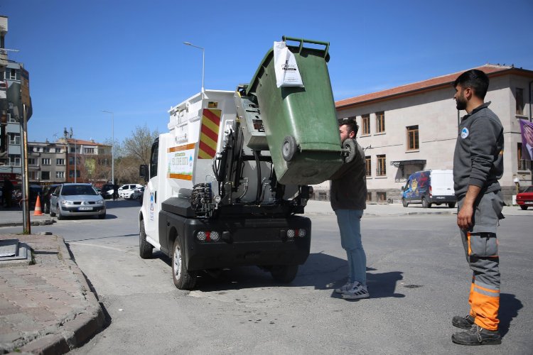 Melikgazi AB Fonu ile elektrikli çöp toplama aracı satın aldı -