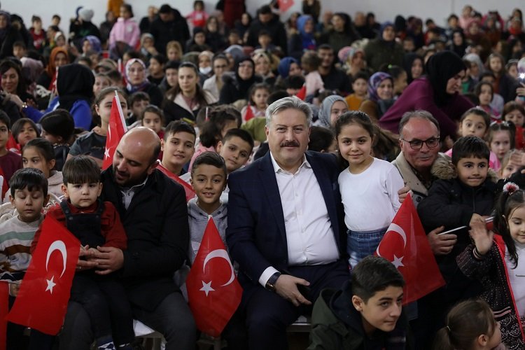 Melikgazi'de miniklere Karne Şenliği hediyesi -