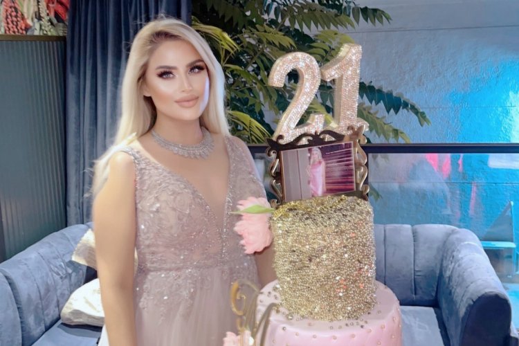 Melisa Özmen'den 21'lik pozu -