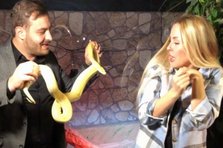 Meltem Demir, yılanla zor anlar yaşadı -