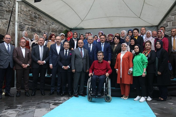 Memduh Büyükkılıç'a 'Çiçek' gibi övgü -