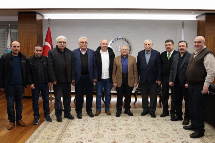 Memduh Büyükkılıç'a esnaftan ziyaret -